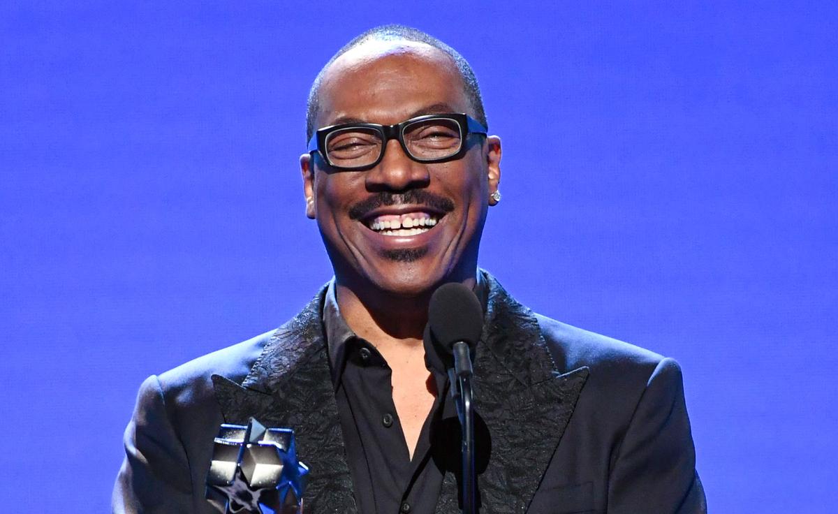 Eddie Murphy’s Avoidance of Drugs Amid Early Fame Shows Resilience, Experts Say