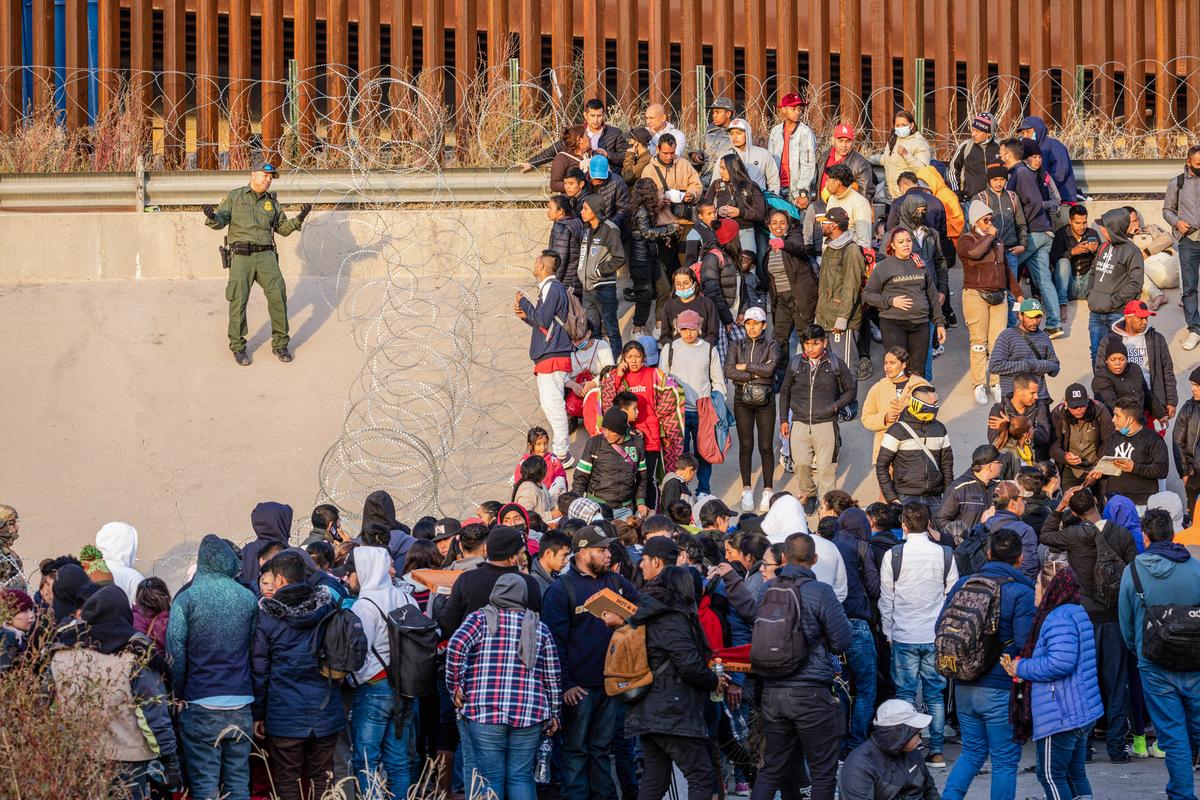 Immigrant Caravan Headed for US Ahead of November Election