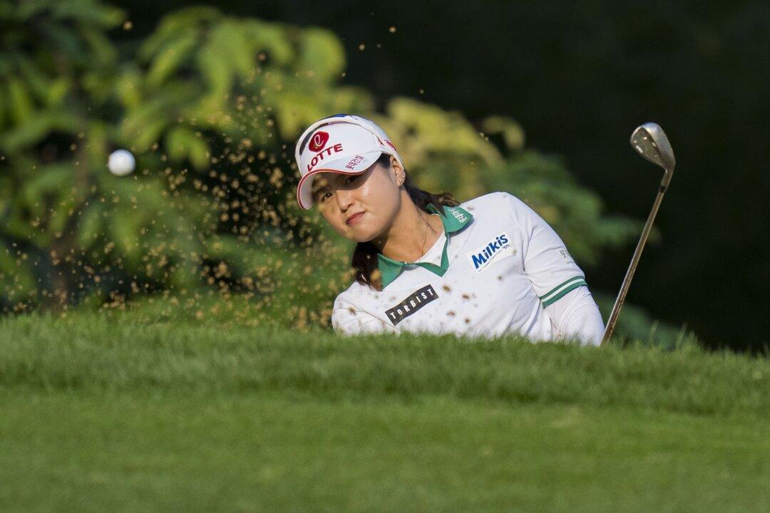 Back-to-Back Late Birdies Enable Choi to Take First-Round Lead at Dana Open