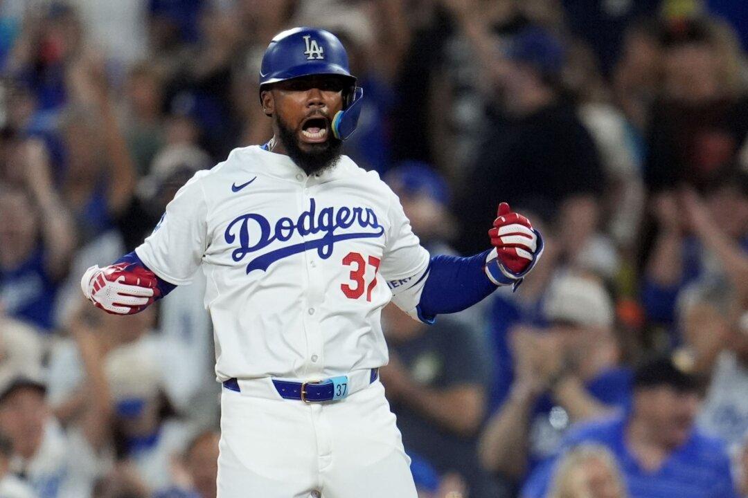 Dodgers’ Hernández Nearly Single-Handedly Beats Giants in Series Opener