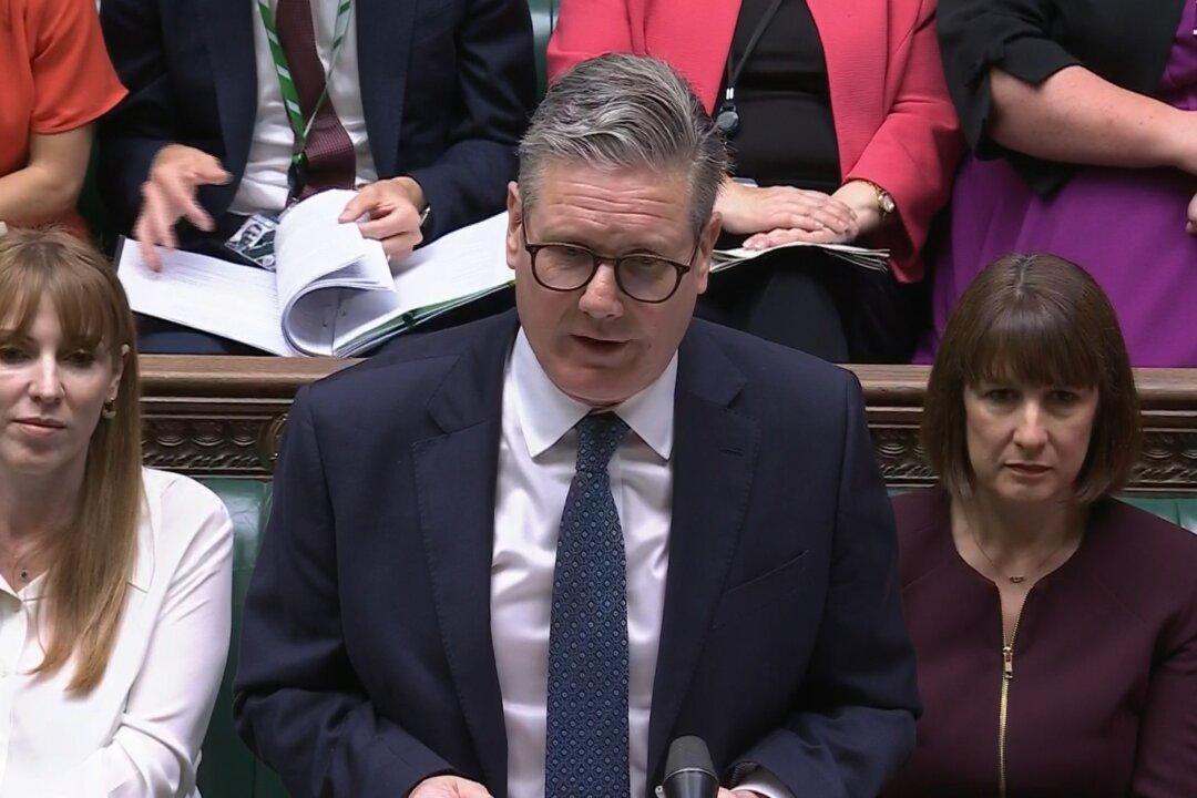 Starmer’s First Prime Minister’s Questions Strikes Cordial Tone