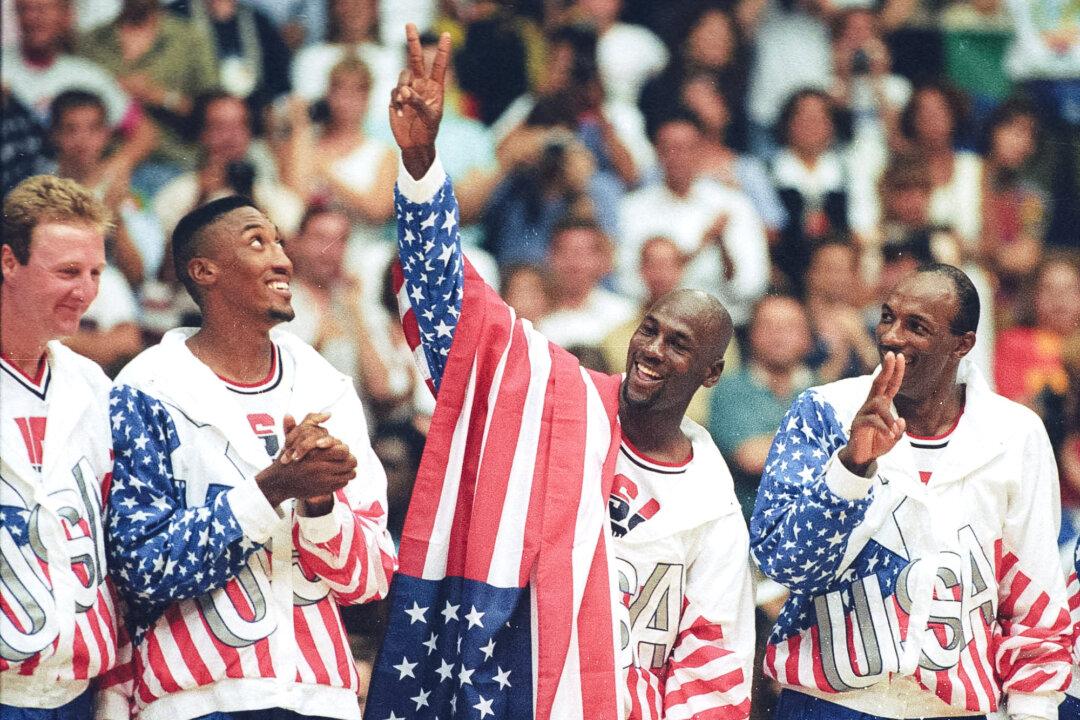 Clyde Drexler Auctions Off Gold Medal Won With 1992 Dream Team