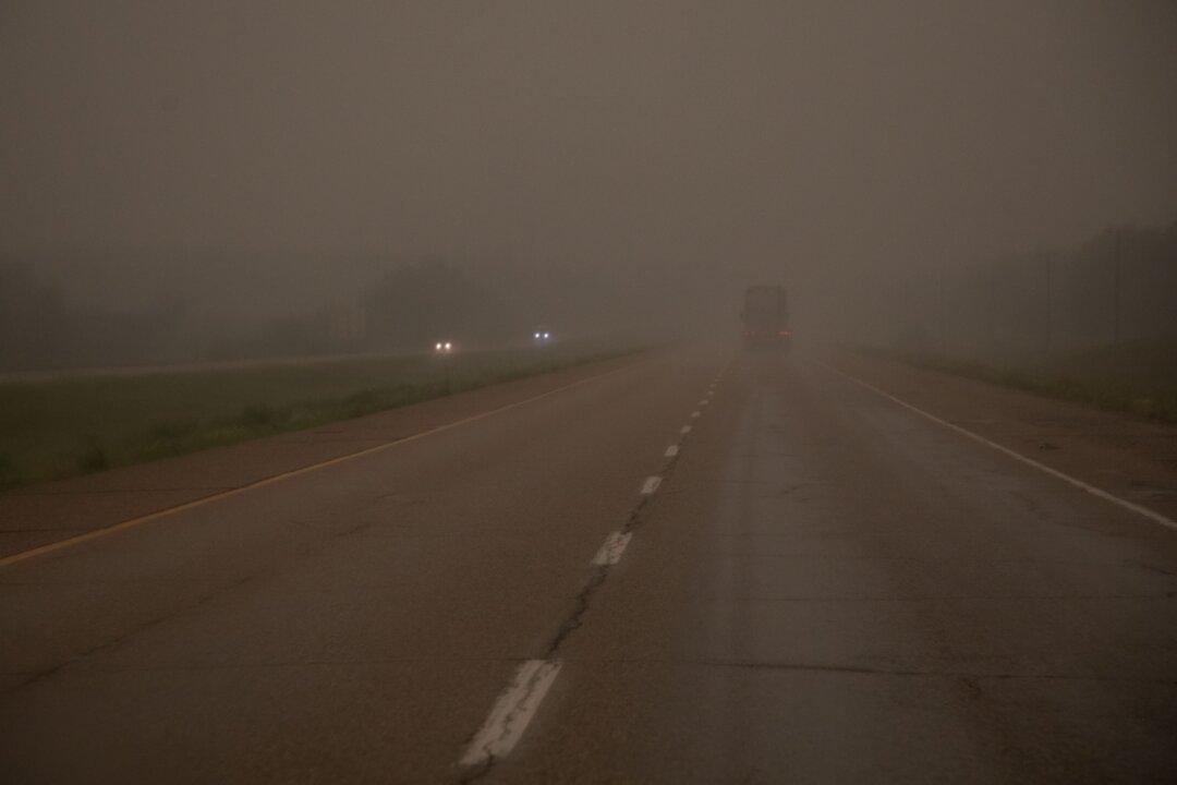 People Should Stay Inside, Filter Indoor Air Amid Wildfire Smoke, Respirologist Says