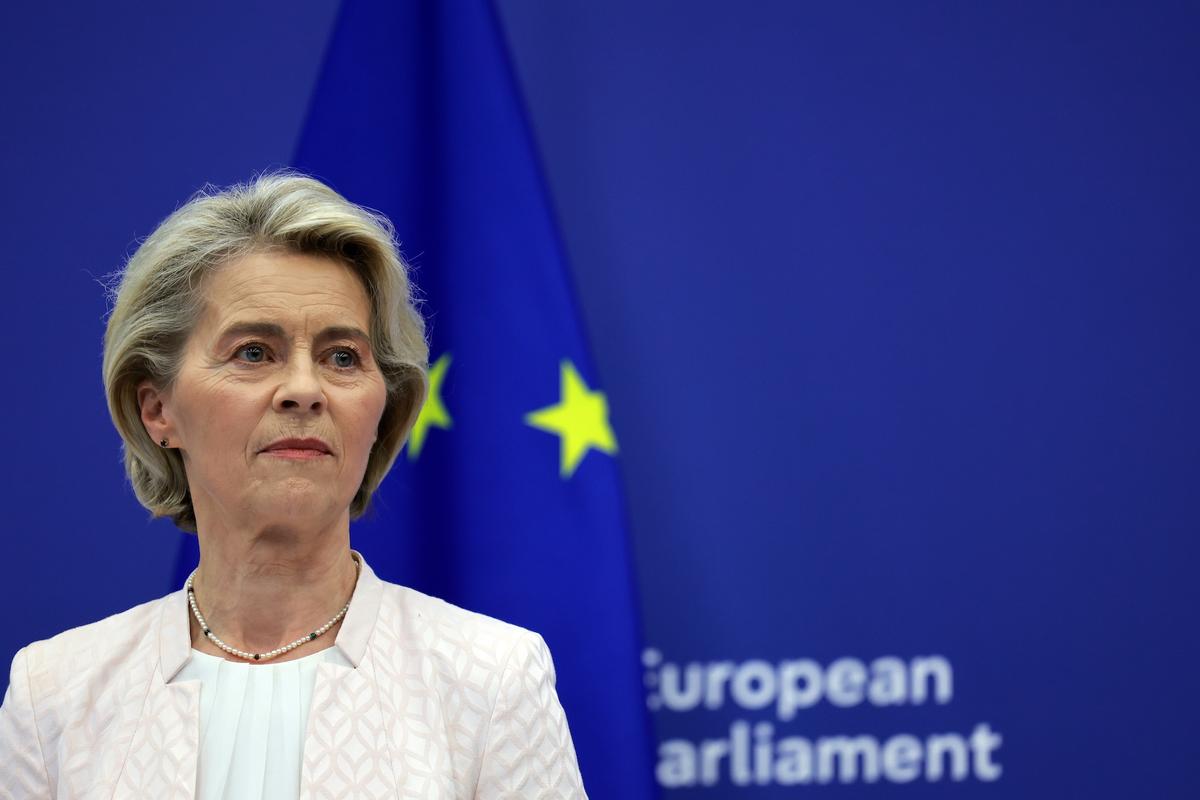 EU Must Boost Arms Production and Defence Capabilities, Commission President Says