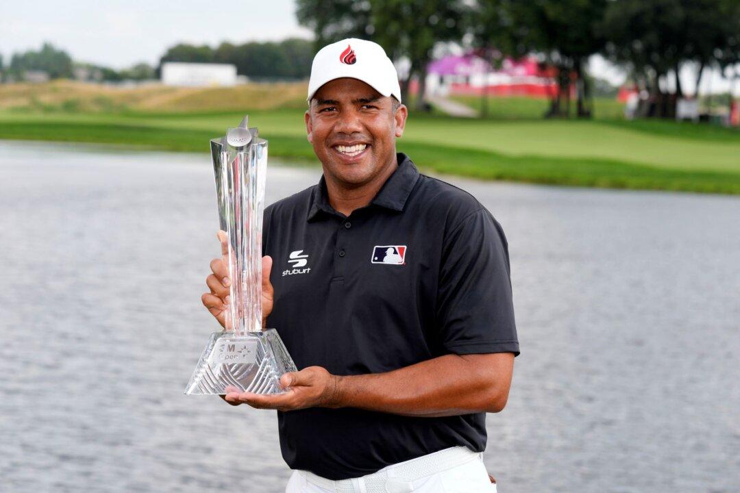 Vegas Captures 3M Open for First PGA Tour Victory in Nearly Seven Years