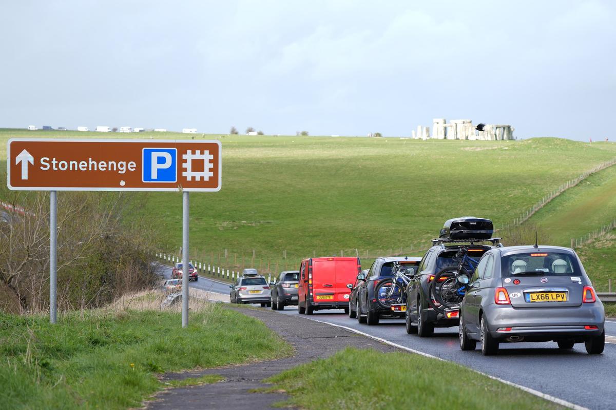 Reeves Axes Plans for Stonehenge Tunnel