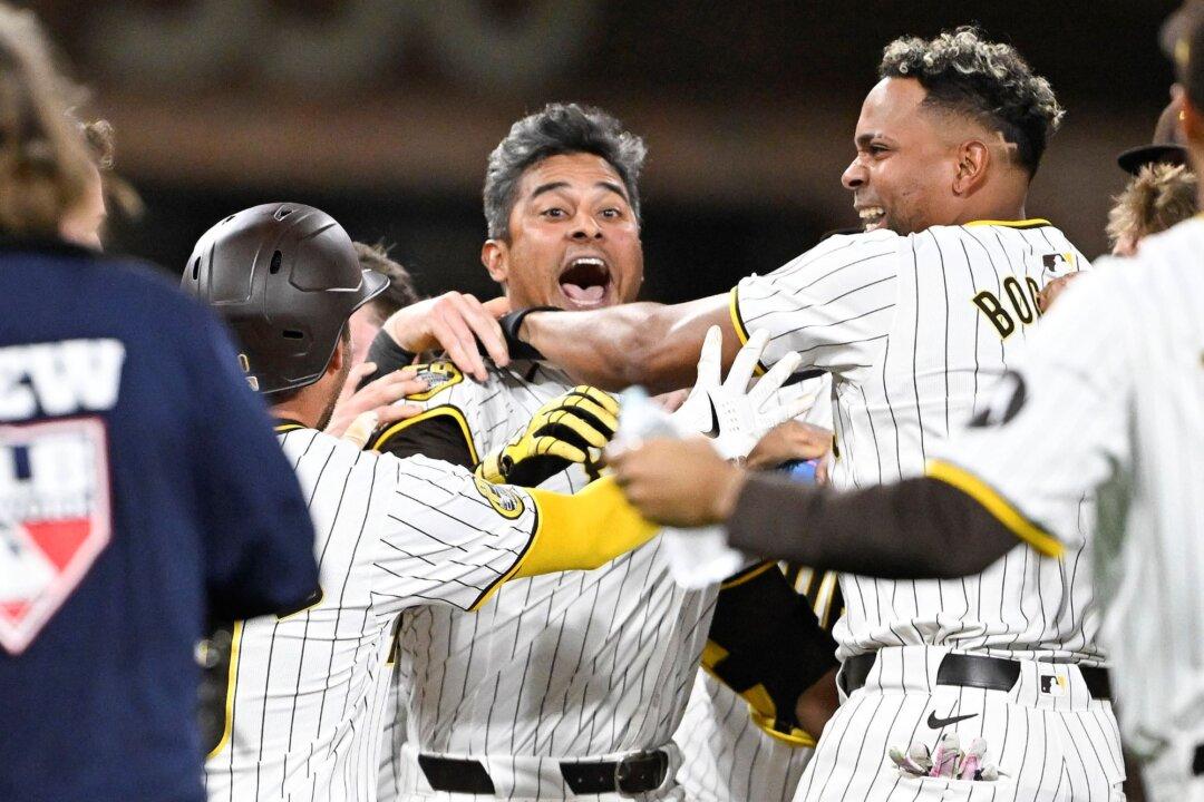 Solano’s Pinch Single in 10th Caps Padres’ Huge Comeback Win Over Dodgers