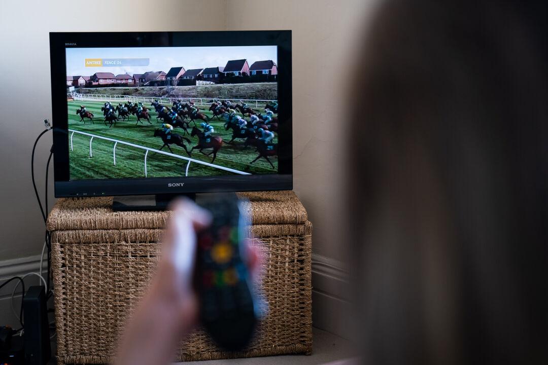 Less Than Half of Young People Tune in to Live TV Each Week: Ofcom