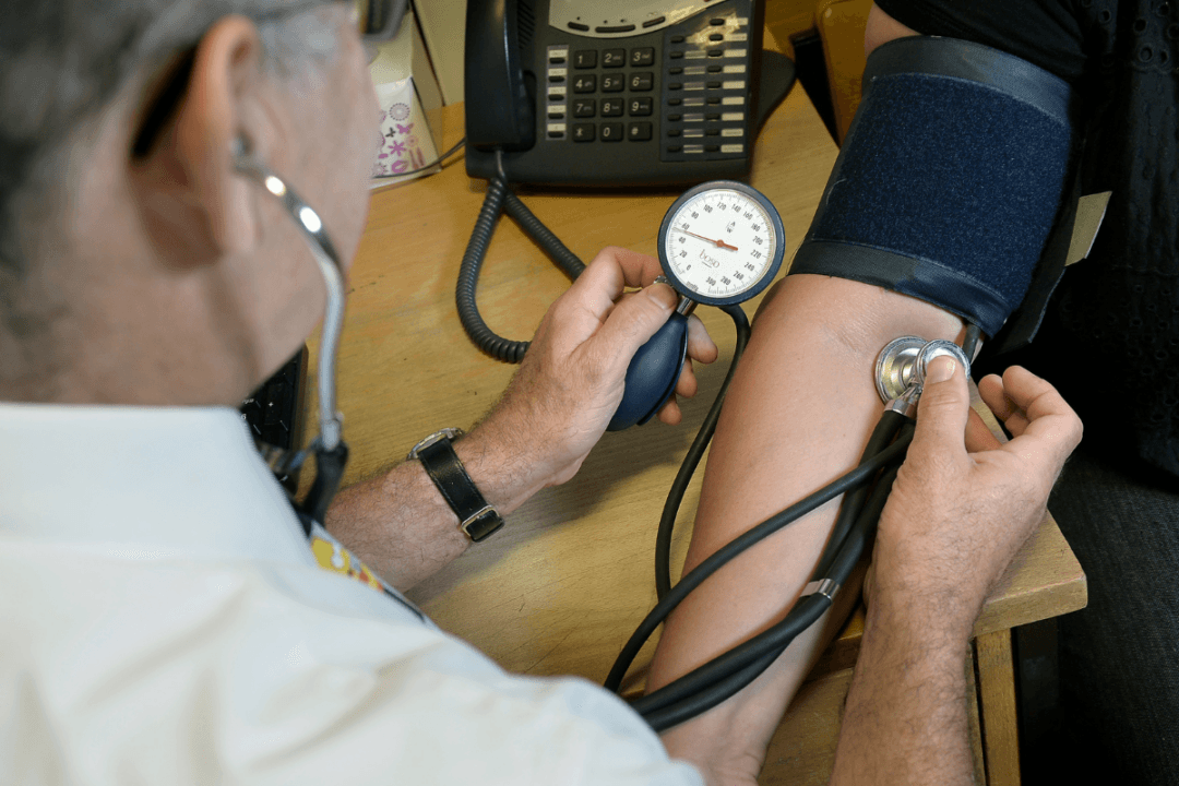 New Zealand GPs Take Fee Complaint to the Commerce Commission Amid Funding Concerns