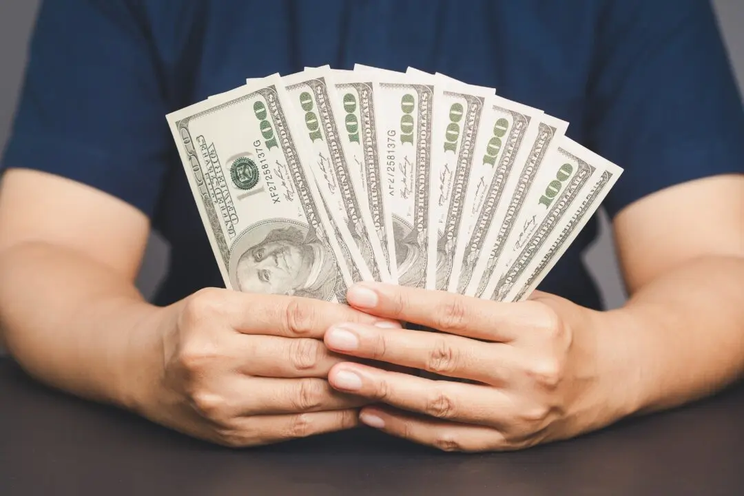 Saving Money Is a Sure Fire Way to NOT GET RICH—Here’s Proof