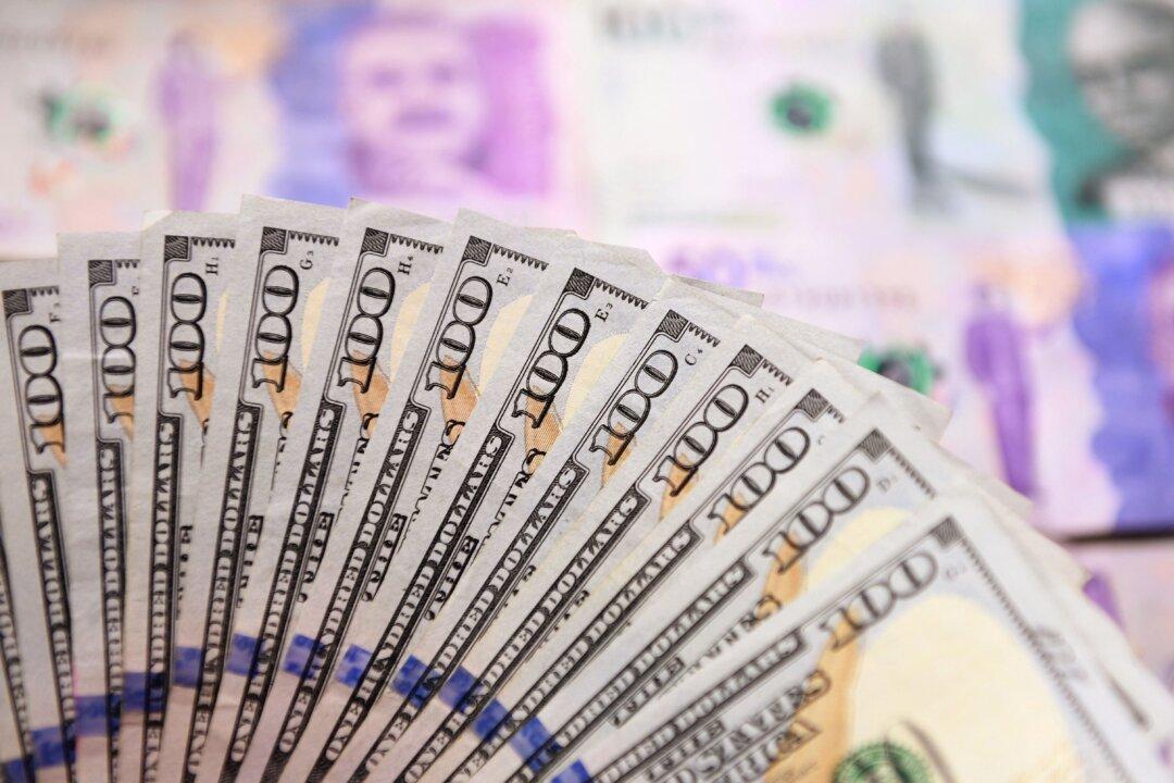 The Strong Dollar and the Weak Dollar Explained