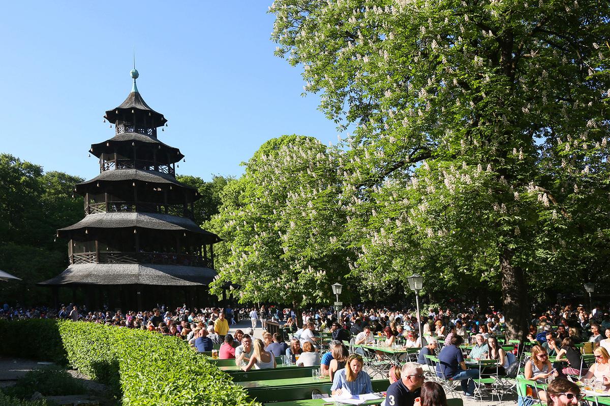 The Chinese Tower inside the English Garden. (Tommy Lösch/München Tourismus)