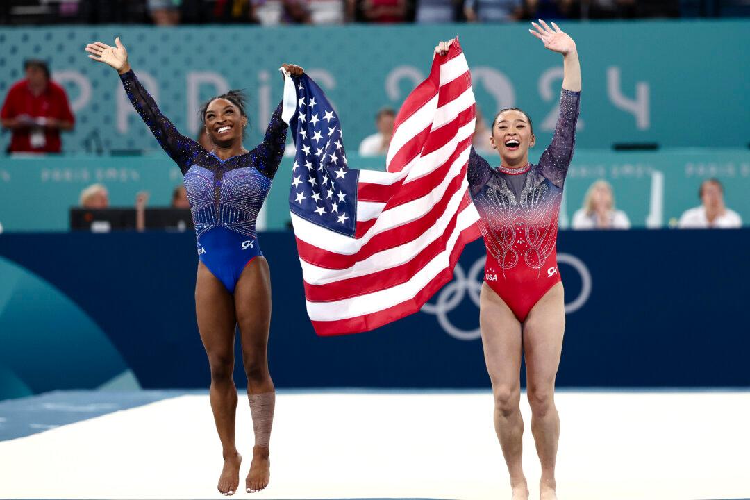 Simone Biles Strikes Gold Again in Women’s All-Around Gymnastics