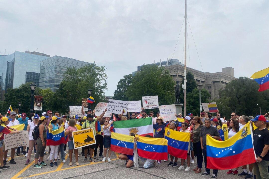 Protesters Demand Stronger Canadian Response to ‘Rigged’ Venezuelan Election