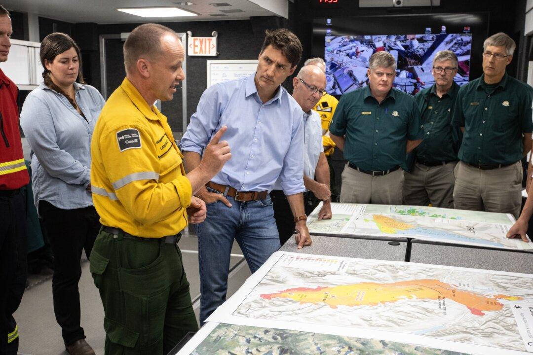 Trudeau Meets Officials, Evacuees Following Jasper Wildfire