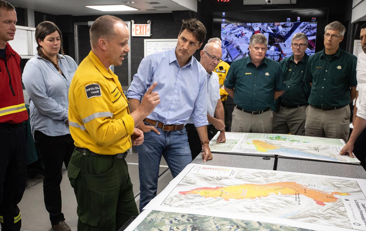 Trudeau Meets Officials, Evacuees Following Jasper Wildfire