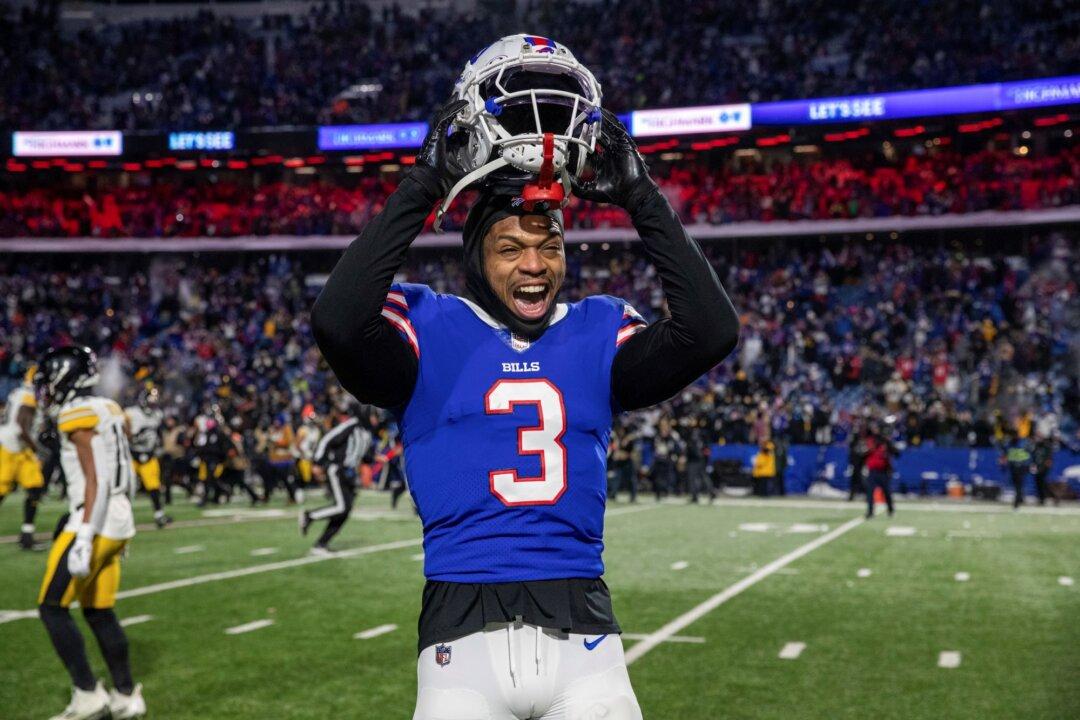 Damar Hamlin Re-Signs With Bills 2 Years After Cardiac Arrest