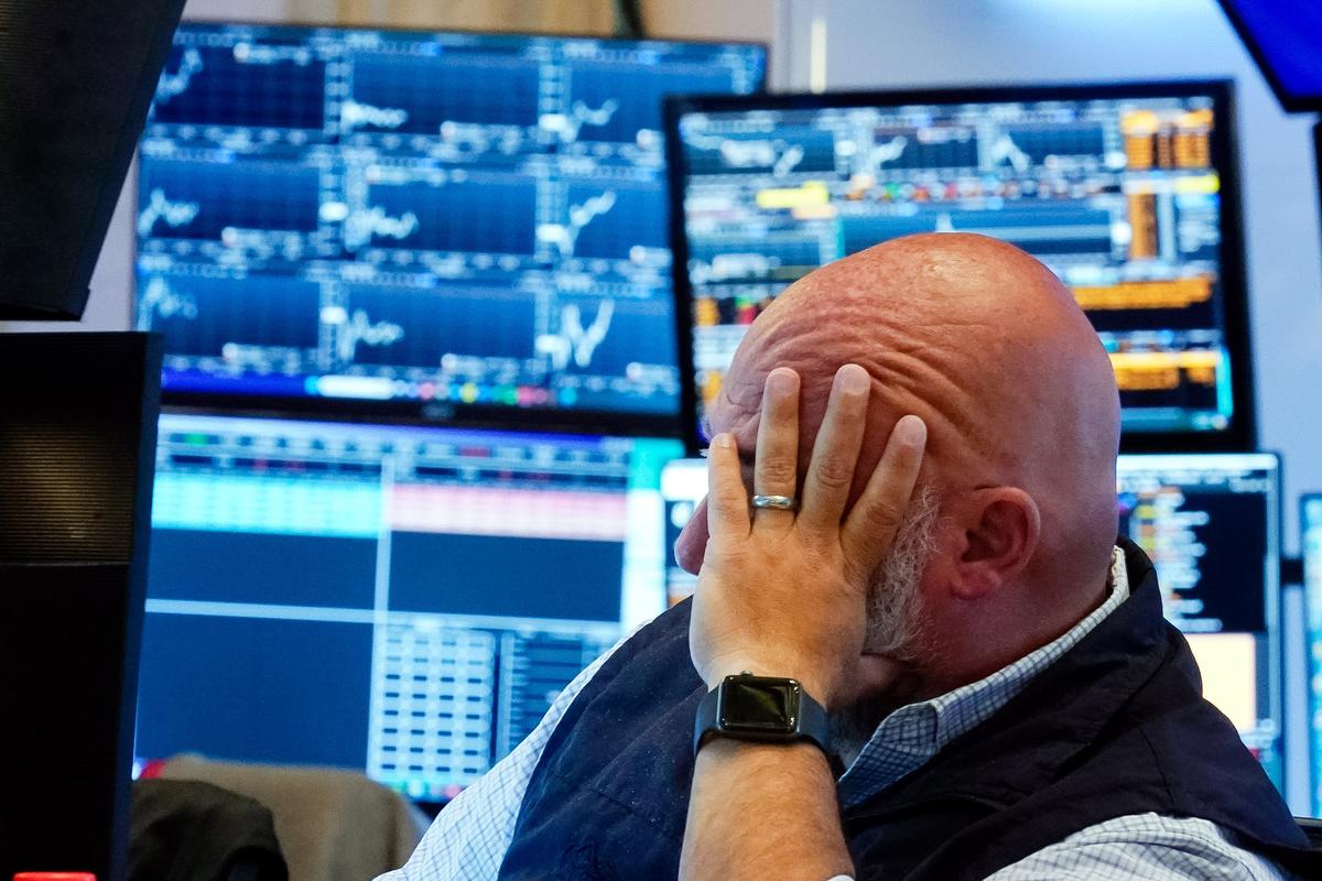 Wall Street Suffers Worst Drop in Nearly 2 Years as Economic Fears Mount