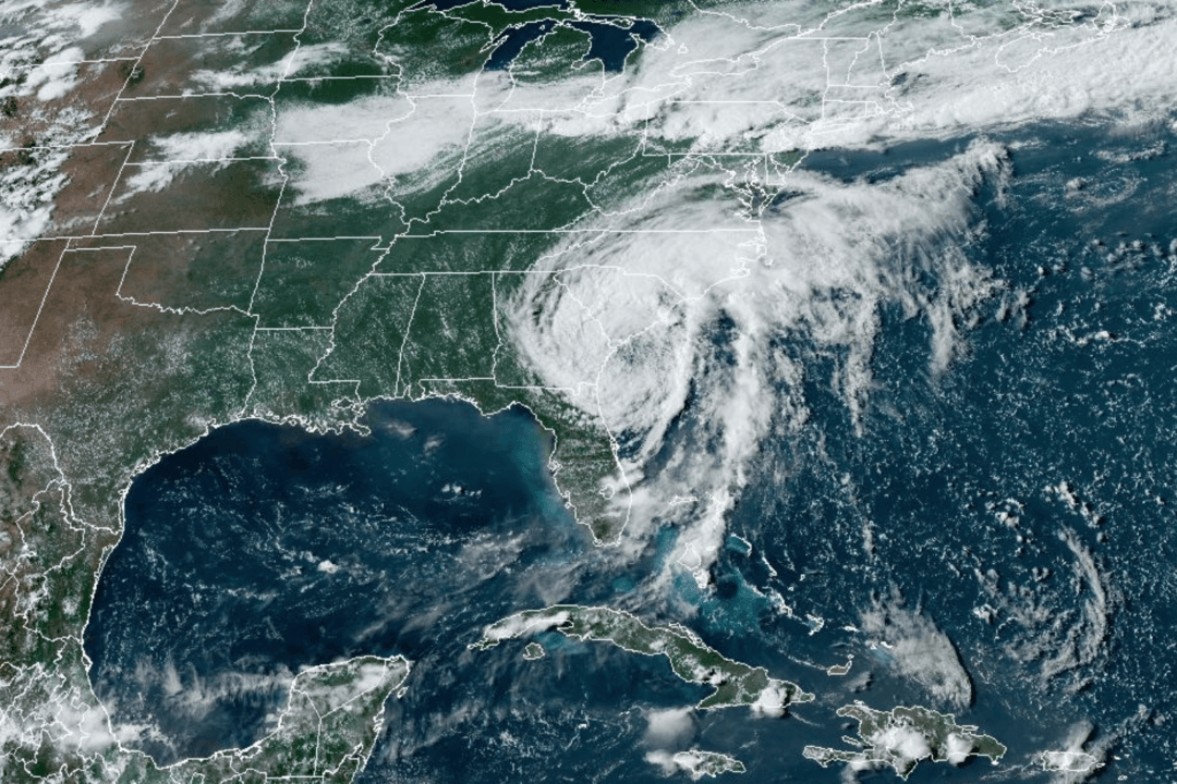 5 States Declare State of Emergency as Debby Crawls Across Southeast US