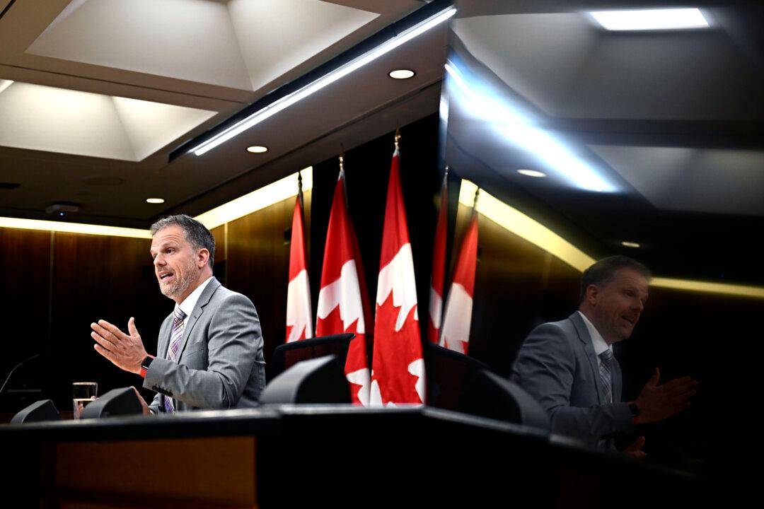 Health Minister Says 75 Percent of Dentists Have Signed Onto Dental Care Plan