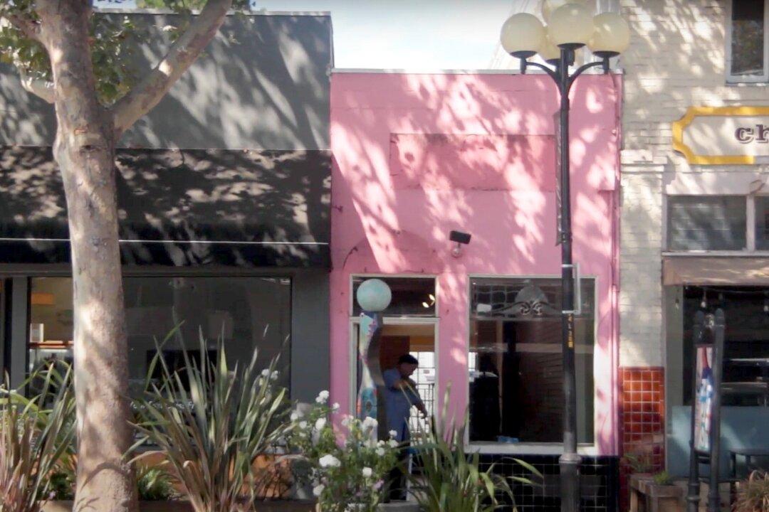 After 16 Years, Three Sisters Antique Store Is Relocating