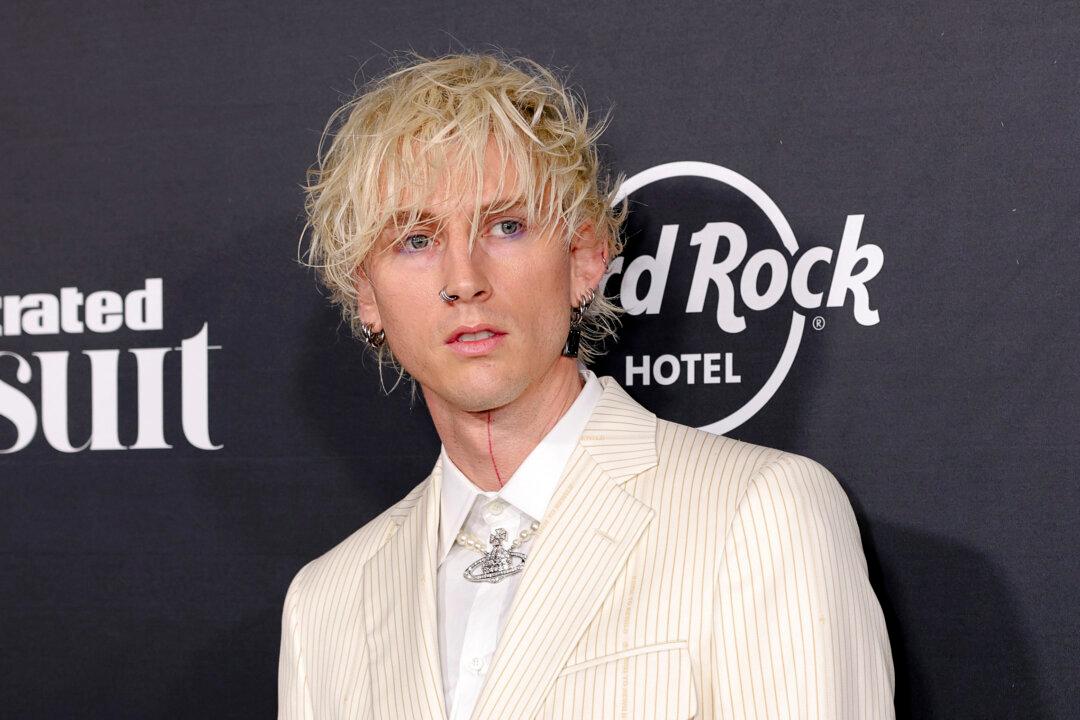 Machine Gun Kelly Says He’s Completely Sober After Going to Rehab Last Year
