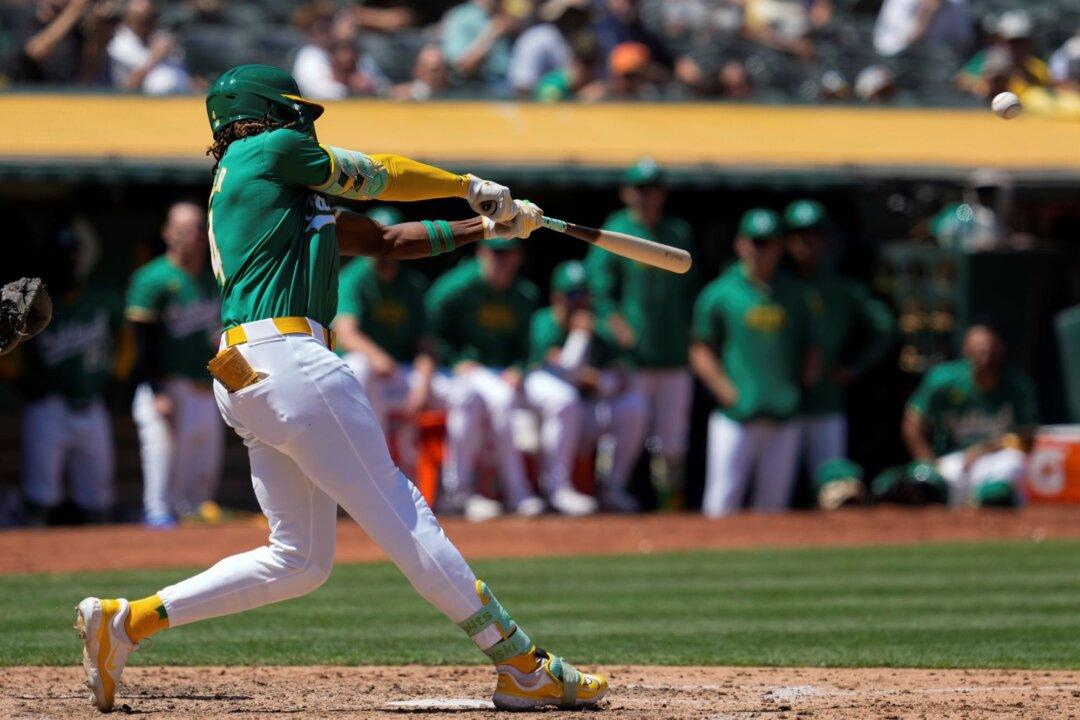 A’s Rally for Three Runs in Seventh to Edge White Sox, Who Return to Losing Ways