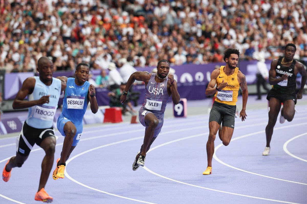 Noah Lyles of Team United States competes during the men's 200m semifinal on day 12 of the Olympic Games at Stade de France in Paris on Aug. 7, 2024. (Lintao Zhang/Getty Images)