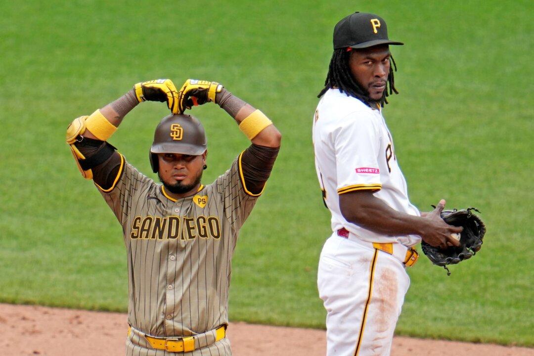 Padres Score Three Runs in Ninth Inning to Beat Pirates, Sweep Series