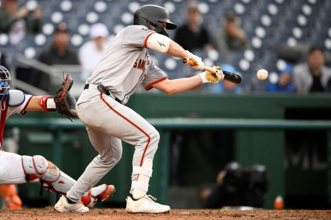 After Blowing Big Lead in Ninth, Giants Score Four in 10th to Beat Nationals
