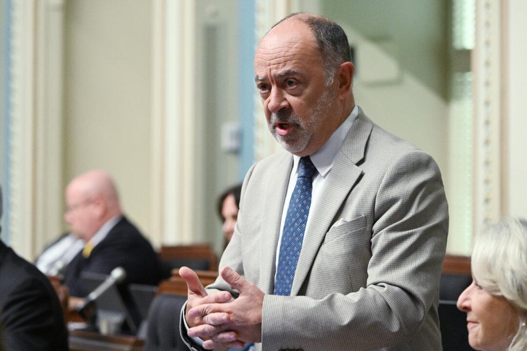 Quebec Says It Won’t Limit Health Care in English, Open to ‘Clarifying’ Directive