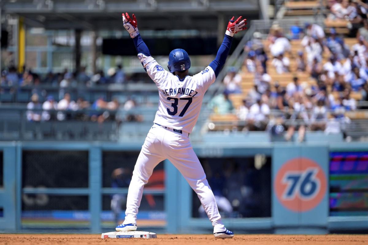 Hernández Combination Comes up a Winner as Dodgers Edge Pirates