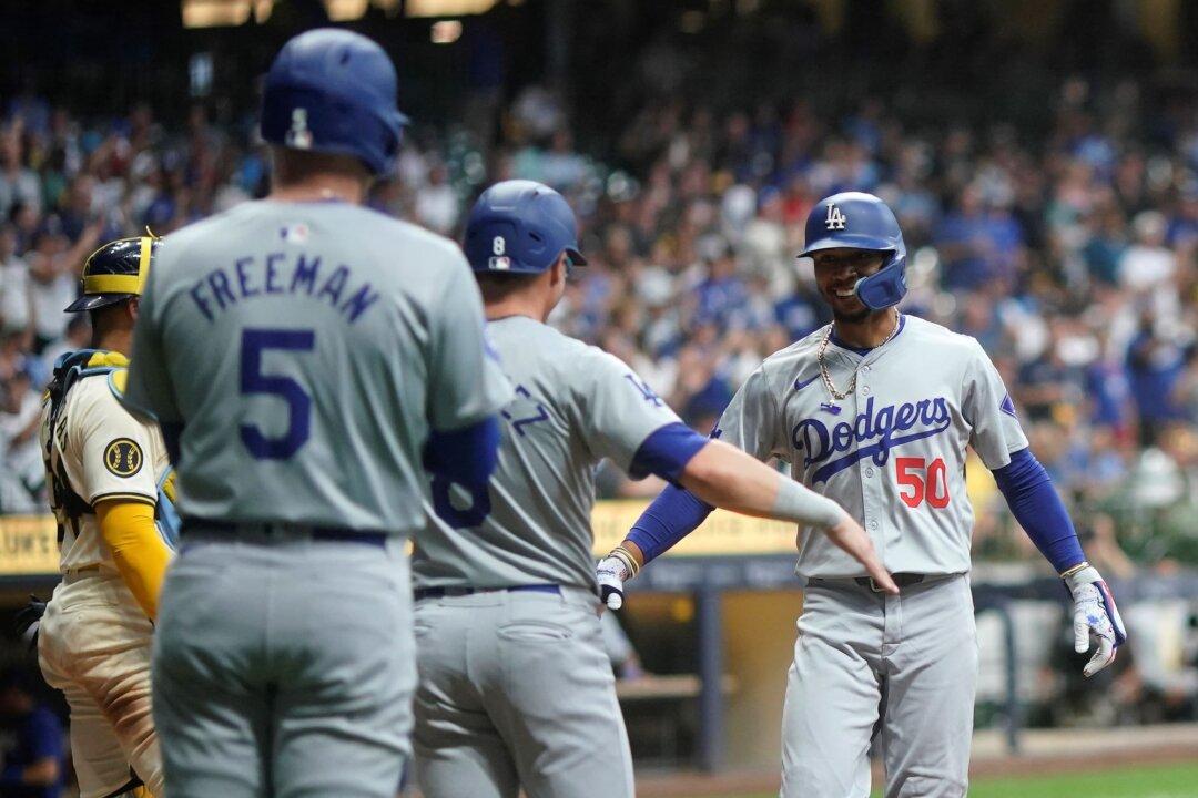 Betts Homers in First Game Back as Dodgers Beat Brewers Behind Kershaw