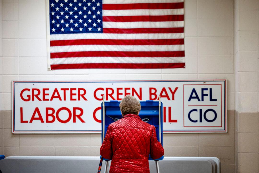 Polls Close for Wisconsin and Minnesota Primaries