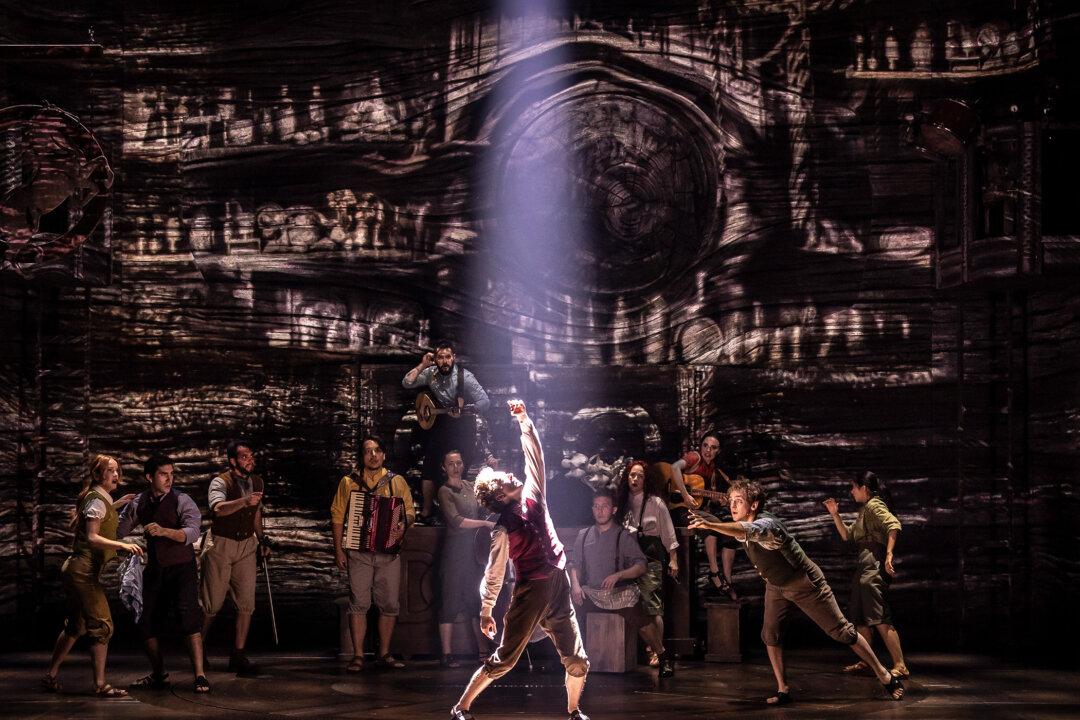 Chicago Shakespeare Theater Takes on LOTR