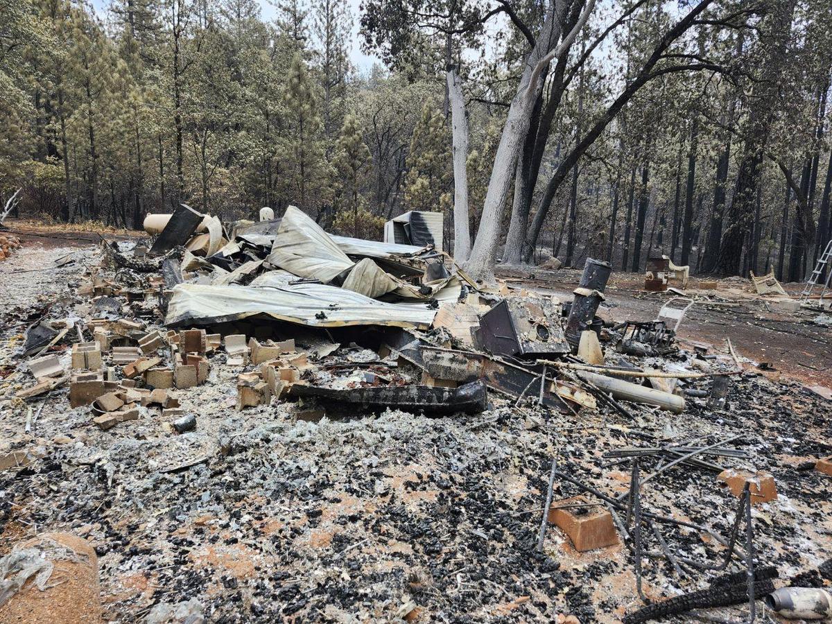 Firefighter Loses Home to Save Town in Park Fire