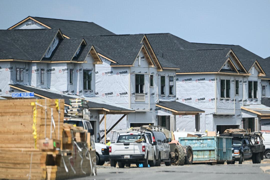 Homebuilder Confidence Sinks to Lowest Level in 8 Months