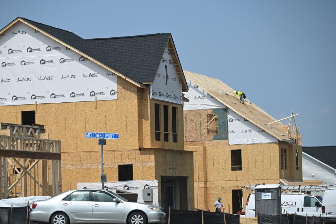 US Housing Starts Plummet to 4-Year Low, Signaling Deepening Market Challenges