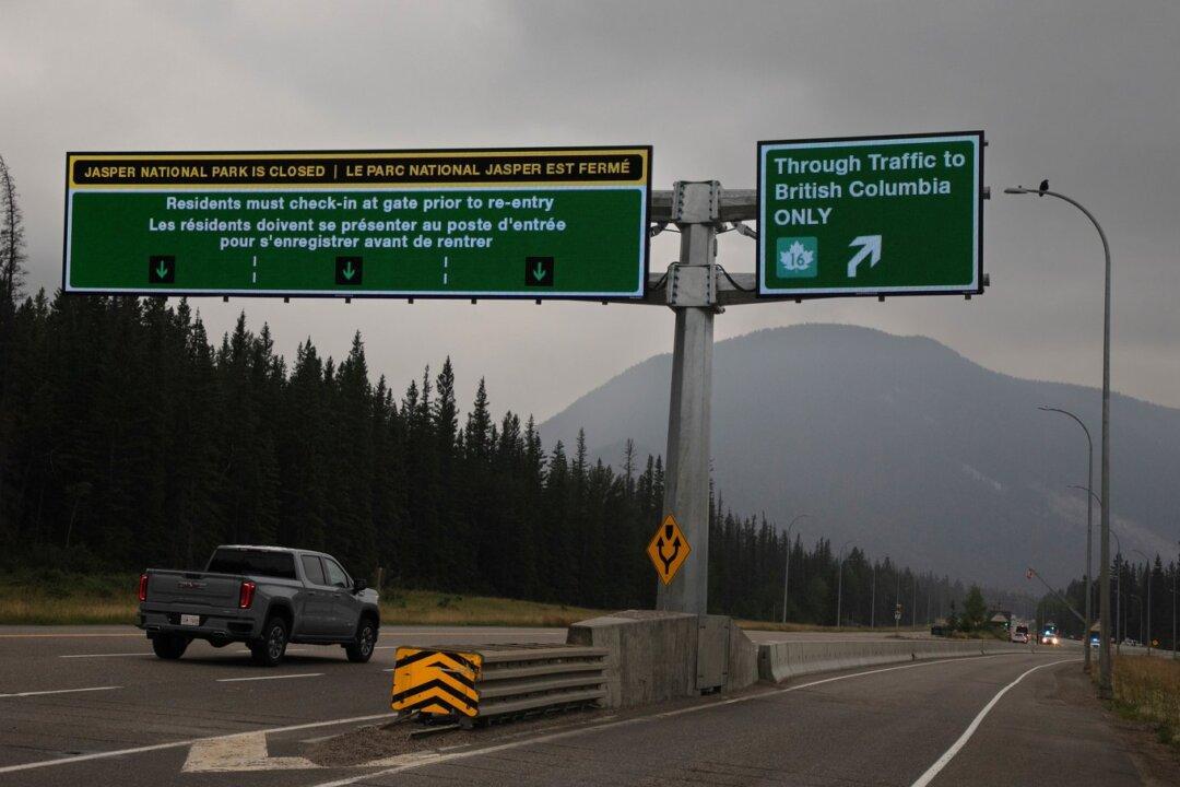 ‘Welcome Back’: Jasper Residents Return to Homes Following Devastating Wildfire