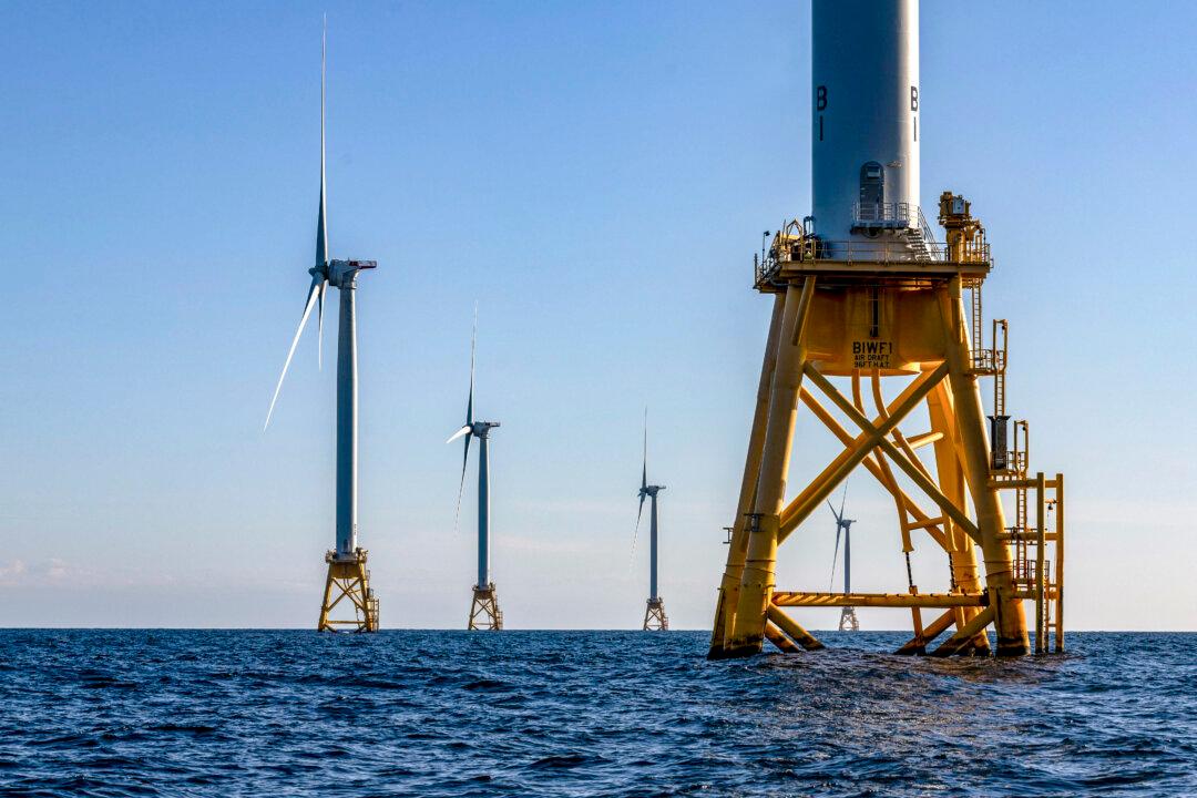 Government Inches Closer to Approving Floating Wind Farms Off Oregon Coast
