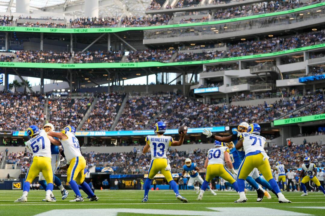 Stetson Bennett’s Long TD Pass to JJ Laap Leads Rams to 13–9 Victory Over Chargers