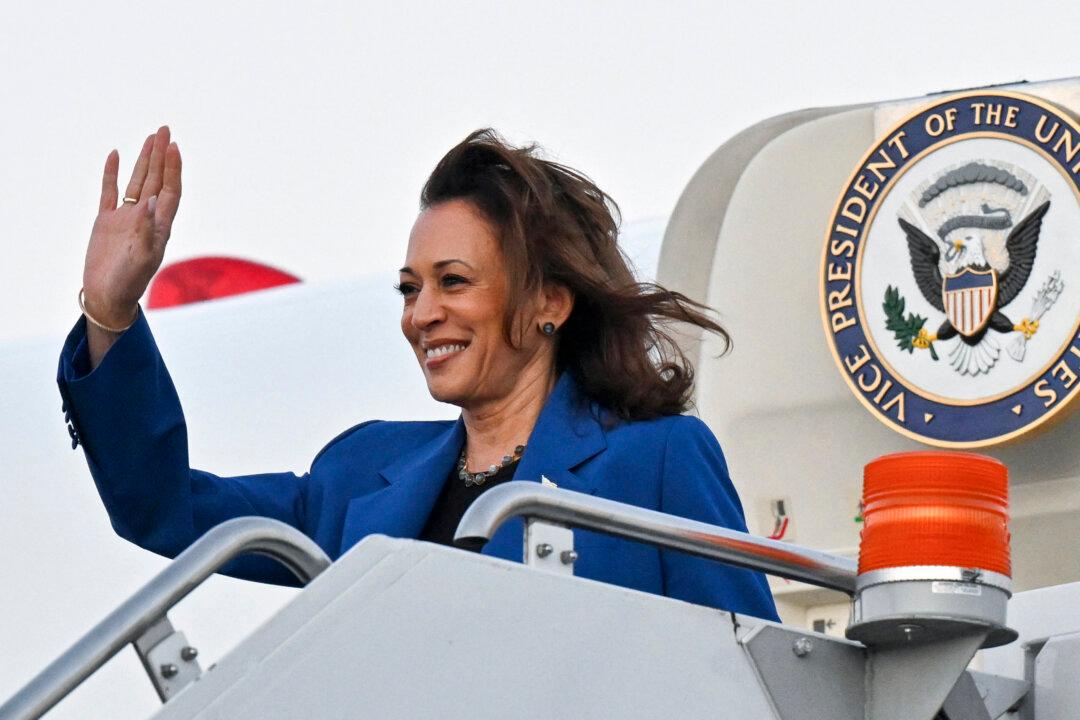 Democrats Gathered in Chicago Say Harris Is Building Momentum