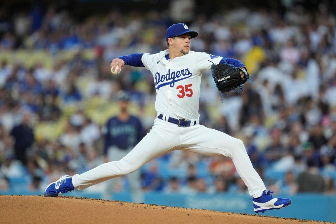 Stone Fans 10 as Dodgers Beat Mariners, Spoil Turner’s Return to Los Angeles