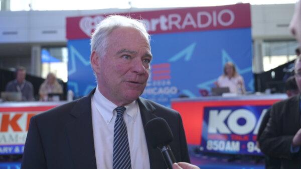 Sen. Kaine Preparing New War-Powers Resolution to Block US Military Action Against Venezuela