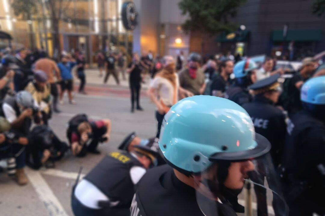 News Brief: DNC Protests in Chicago Turn Violent; US Job Creation Revised Down by 818,000; US Lawmakers Call on FDA to Investigate Clinical Trials