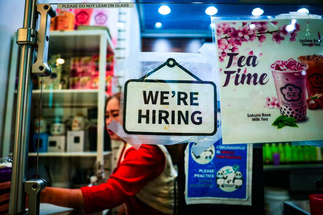 US Added Fewer Jobs Than Expected, Unemployment Rate Dips to 4 Percent