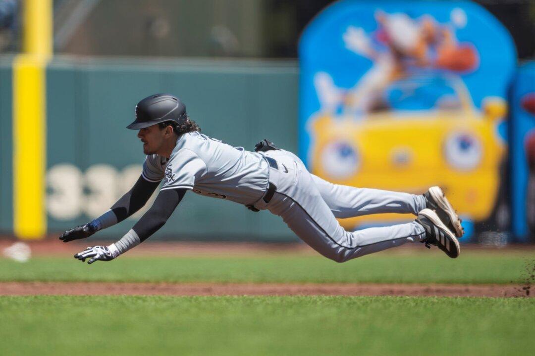 Giants Give up Four Runs in Ninth, Miss Opportunity Against Lowly White Sox