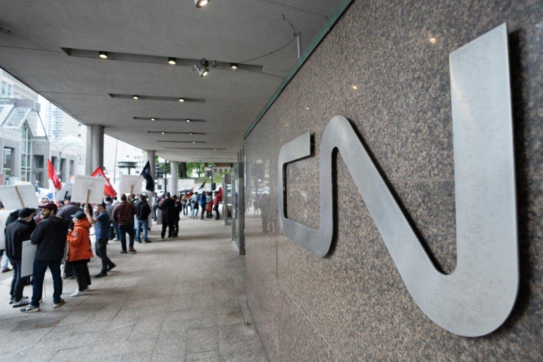 Trudeau Says Government Will Have Update Shortly on Solution to Rail Lockout