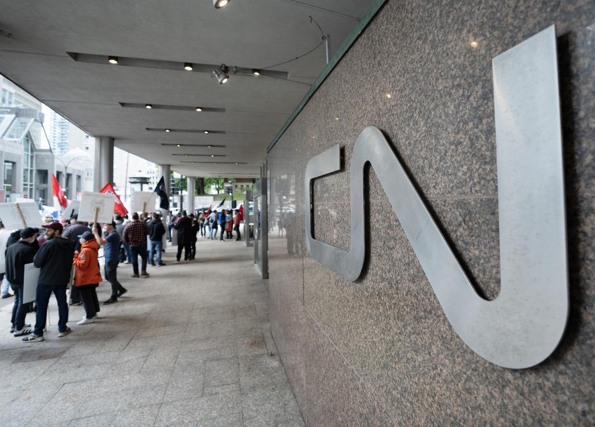 Trudeau Says Government Will Have Update Shortly on Solution to Rail Lockout