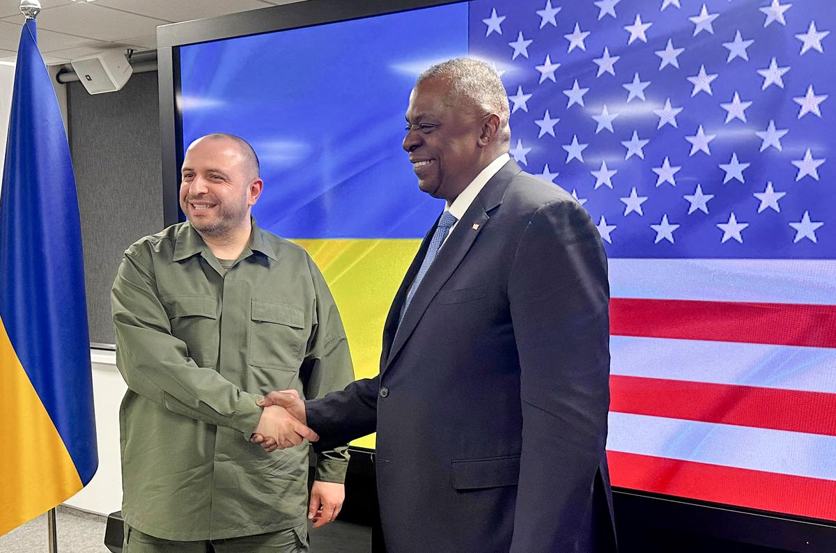 Ukraine Defense Chief Briefs US Officials on Ongoing Offensive in Russia’s Kursk